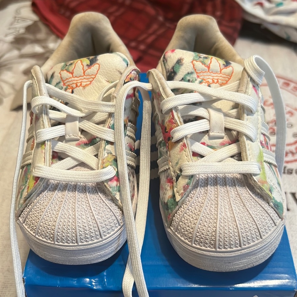 Adidas size 7 toddler